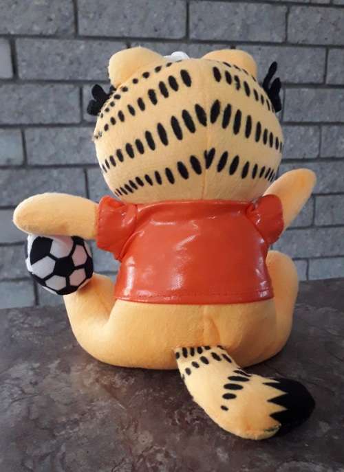 Garfield the Soccer Fan (+free shipping)